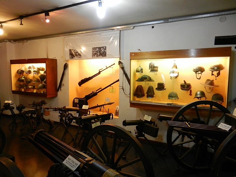 110_Argentina_Buenos_Aires_Museo_de_Armas.JPG - 