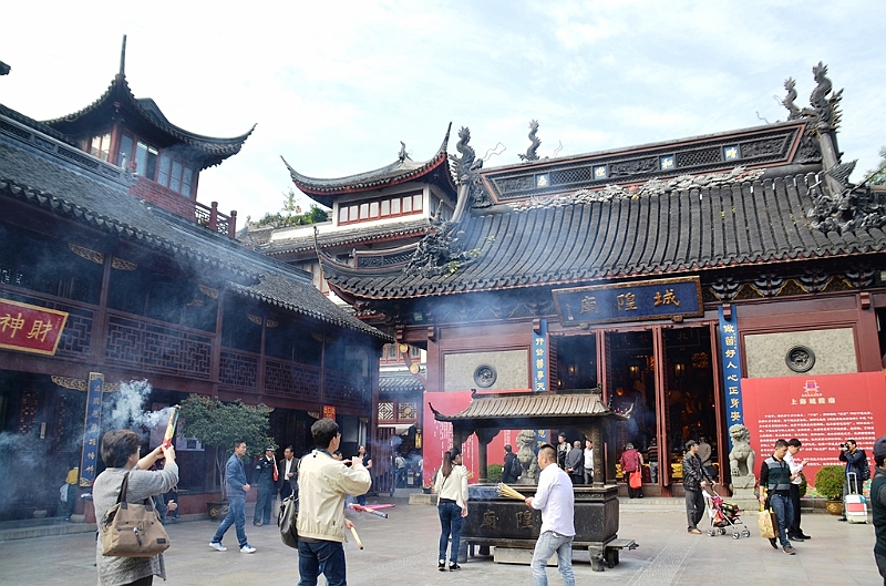 230_China_Shanghai_Temple_of_the_Town_God.JPG
