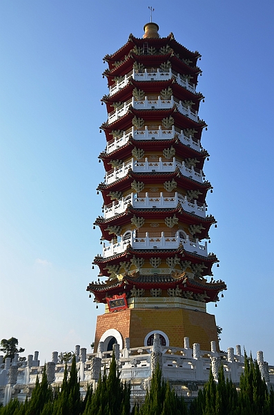 086_Taiwan_Sun_Moon_Lake_Ci_En_Pagode.JPG
