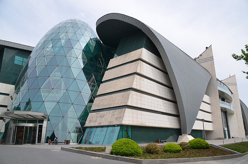 059_Azerbaijan_Baku_Park_Bulvar_Mall.JPG