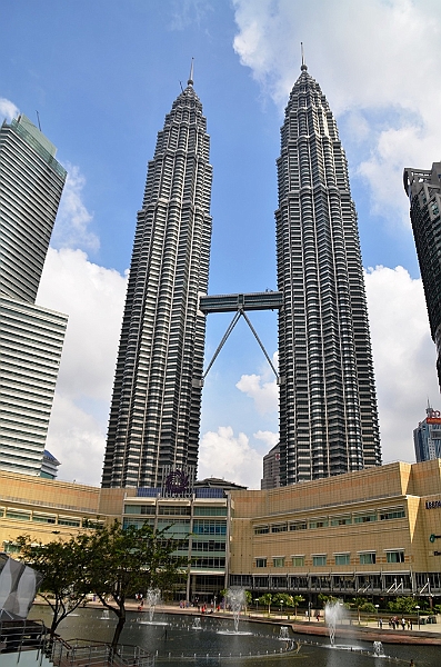410_Kuala_Lumpur_Petronas_Towers.JPG