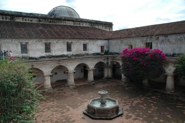 203_Guatemala_Antigua_Capuchinas.JPG