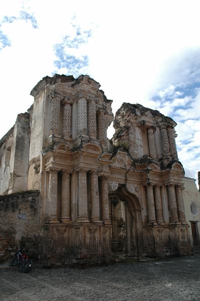 206_Guatemala_Antigua_Ruinas_El_Carmen.JPG