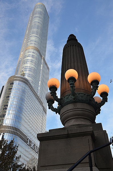 035_USA_Chicago_Trump_Tower.JPG