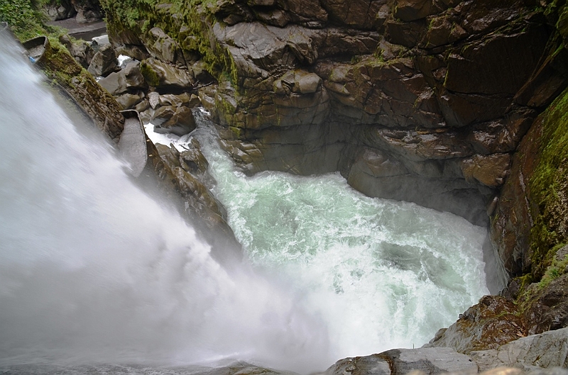 335_Ecuador_Pailon_del_Diablo.JPG