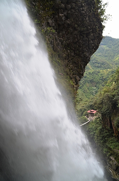 337_Ecuador_Pailon_del_Diablo.JPG