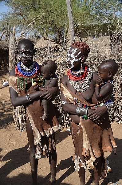 737_Ethiopia_South_Karo_Village.JPG