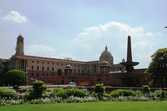 028_India_New_Delhi_Parlament.JPG