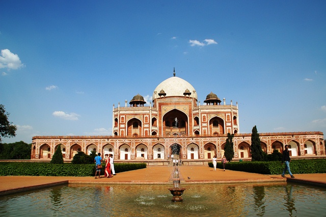 034_India_New_Delhi_Humayuns_Tomb.JPG