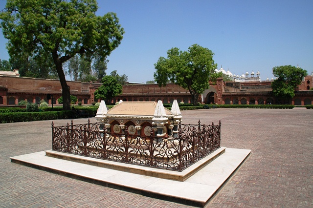 262_India_Agra_Fort.JPG