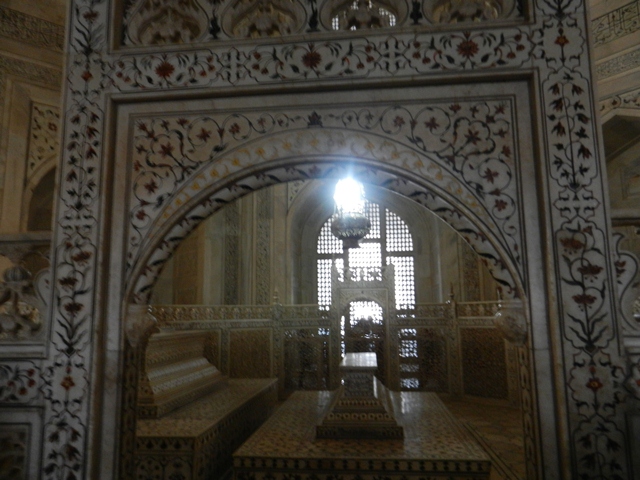 303_India_Taj_Mahal.JPG - 