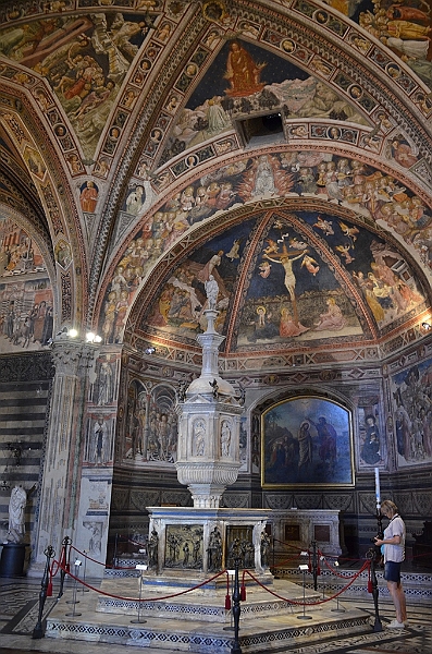 264_Italien_Toskana_Siena_Duomo_Battistero.JPG