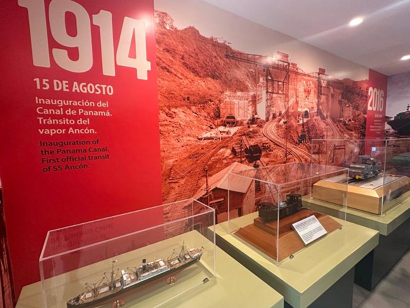 118_Panama_Miraflores_Locks_Panama_Canal.JPG