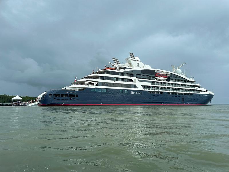 109_Ponant_Le_Champlain.JPG