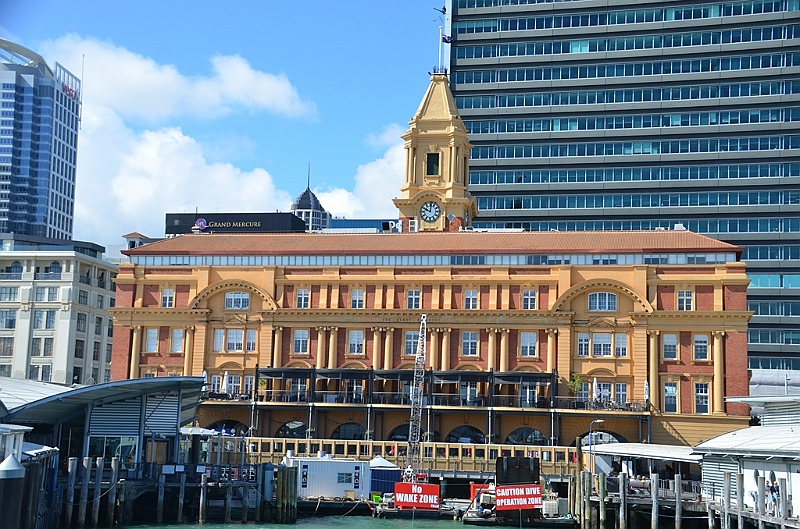 086_New_Zealand_Auckland_Ferry_Building.JPG