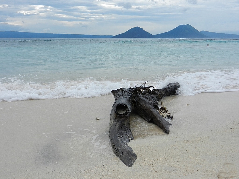 302_Papua_New_Guinea_Rabaul_Pigeon_Island.JPG - 