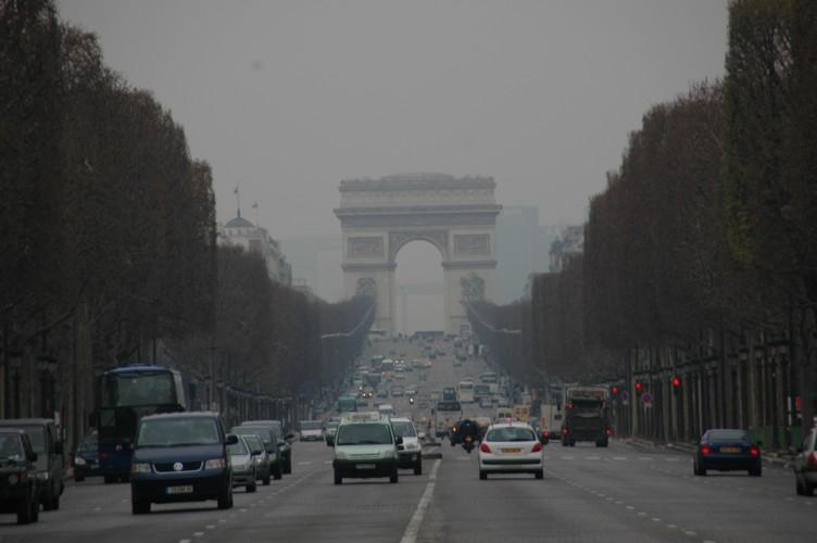 24_Paris_Av_des_Champs_Elysees.JPG