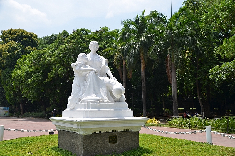 071_Philippines_Manila_Rizal_Park.JPG