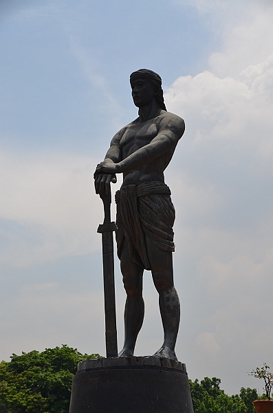 077_Philippines_Manila_Lapu_Lapu_Statue.JPG