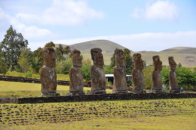 112_Chile_Easter_Island_Ahu_a_Kivi.JPG