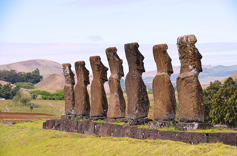 114_Chile_Easter_Island_Ahu_a_Kivi.JPG