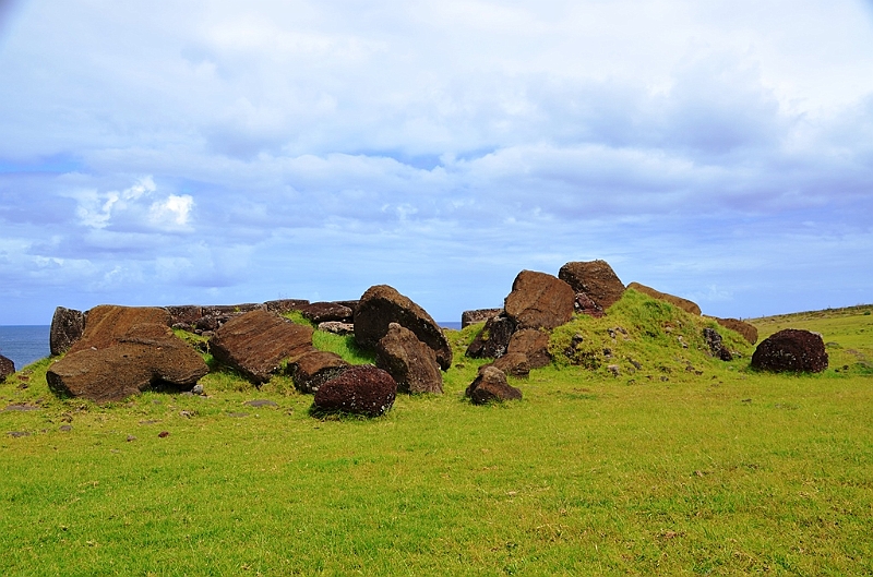 138_Chile_Easter_Island_Vinapu.JPG
