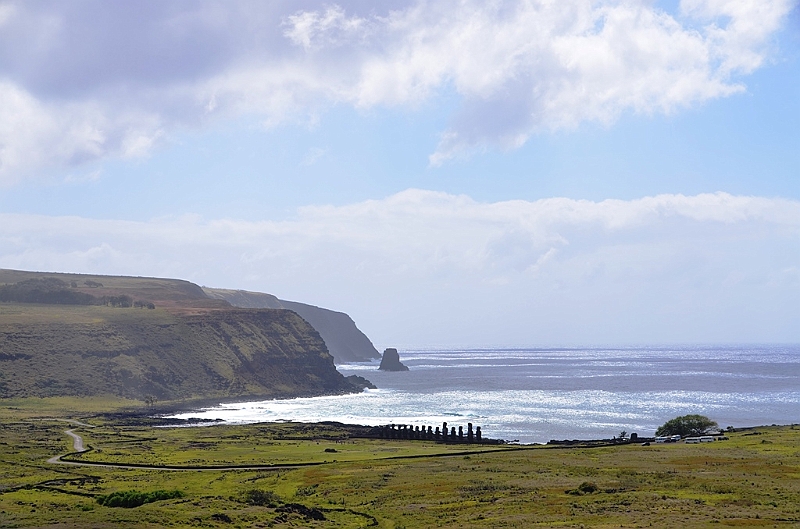 196_Chile_Easter_Island_Rano_Raraku.JPG