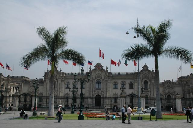 012_Peru_Lima_Plaza_de_Armas.JPG