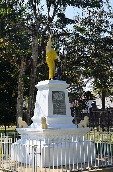 312_Sri_Lanka_Kandy_Temple_of_the_Sacred_Tooth.JPG